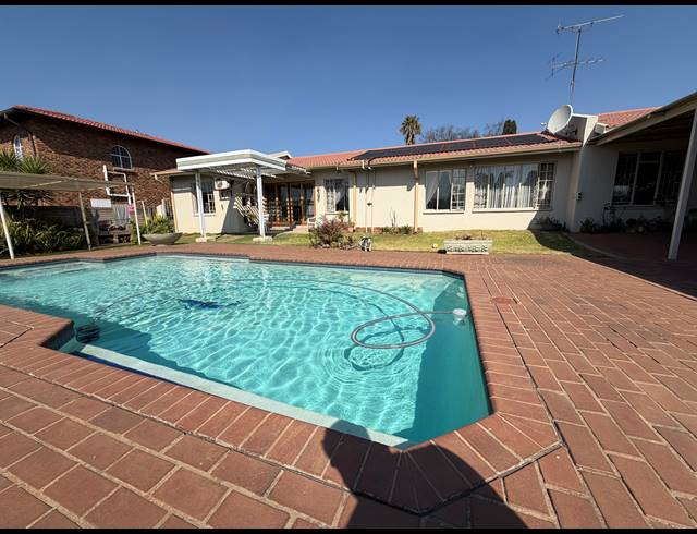 4 BEDROOM FREEHOLD FOR SALE IN DALPARK